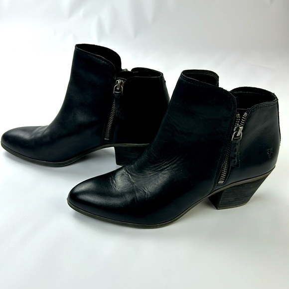 Frye Leather Bootie. Black. Working Zipper on Both Sides of Boot. Sz 9.5. - Picture 11 of 16